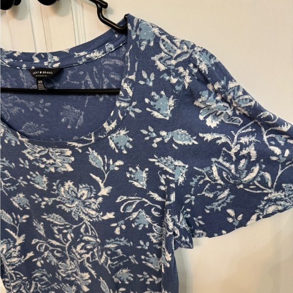 Lucky Brand Blue and White Floral Short Sleeve Tee Size M - Picture 3 of 4